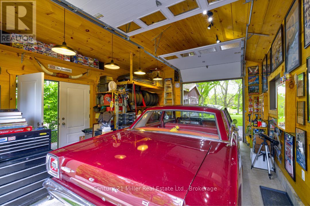 93 #8 Highway, Hamilton, Ontario  L9H 4V6 - Photo 4 - X12181043
