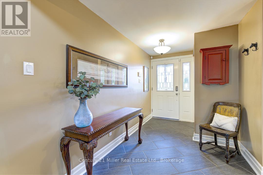 93 #8 Highway, Hamilton, Ontario  L9H 4V6 - Photo 6 - X12181043