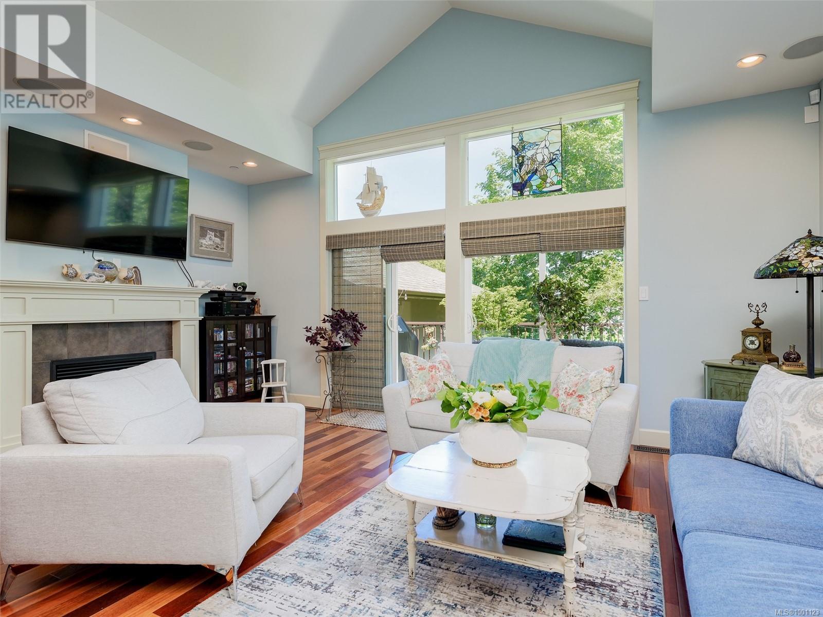 Property at 18 551 Bezanton Way image 2