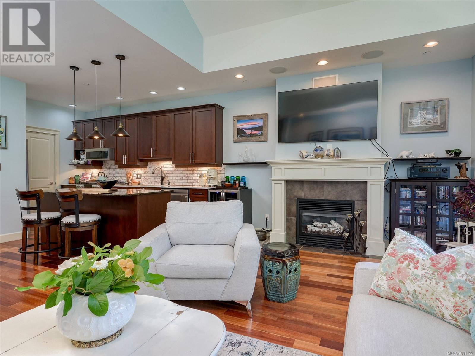 Property at 18 551 Bezanton Way image 5