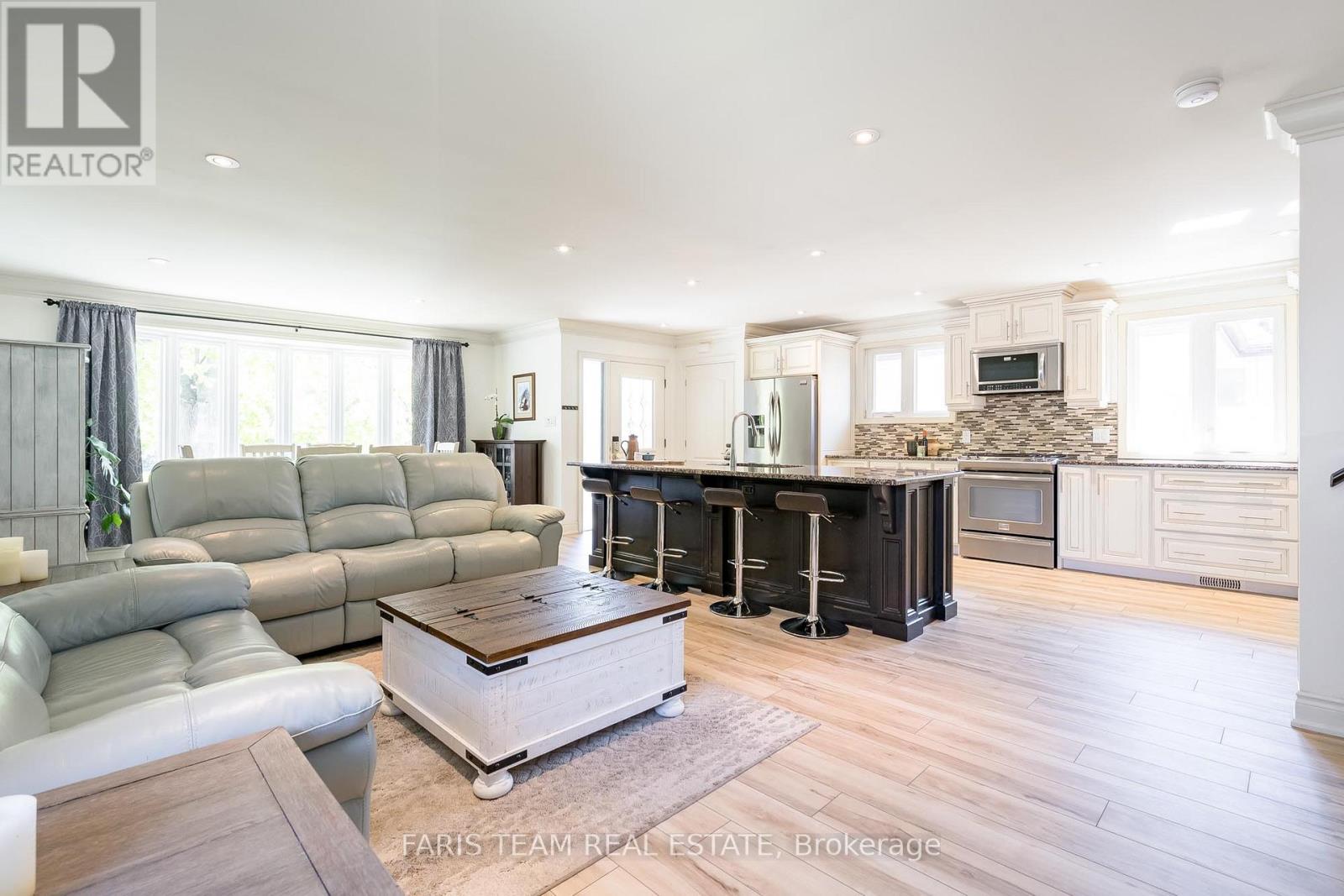 47 Springhome Road, Barrie, Ontario  L4N 2W6 - Photo 12 - S12180801