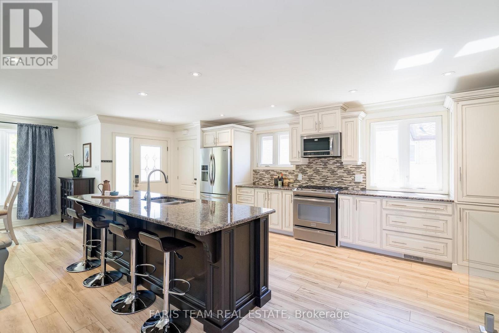 47 Springhome Road, Barrie, Ontario  L4N 2W6 - Photo 6 - S12180801