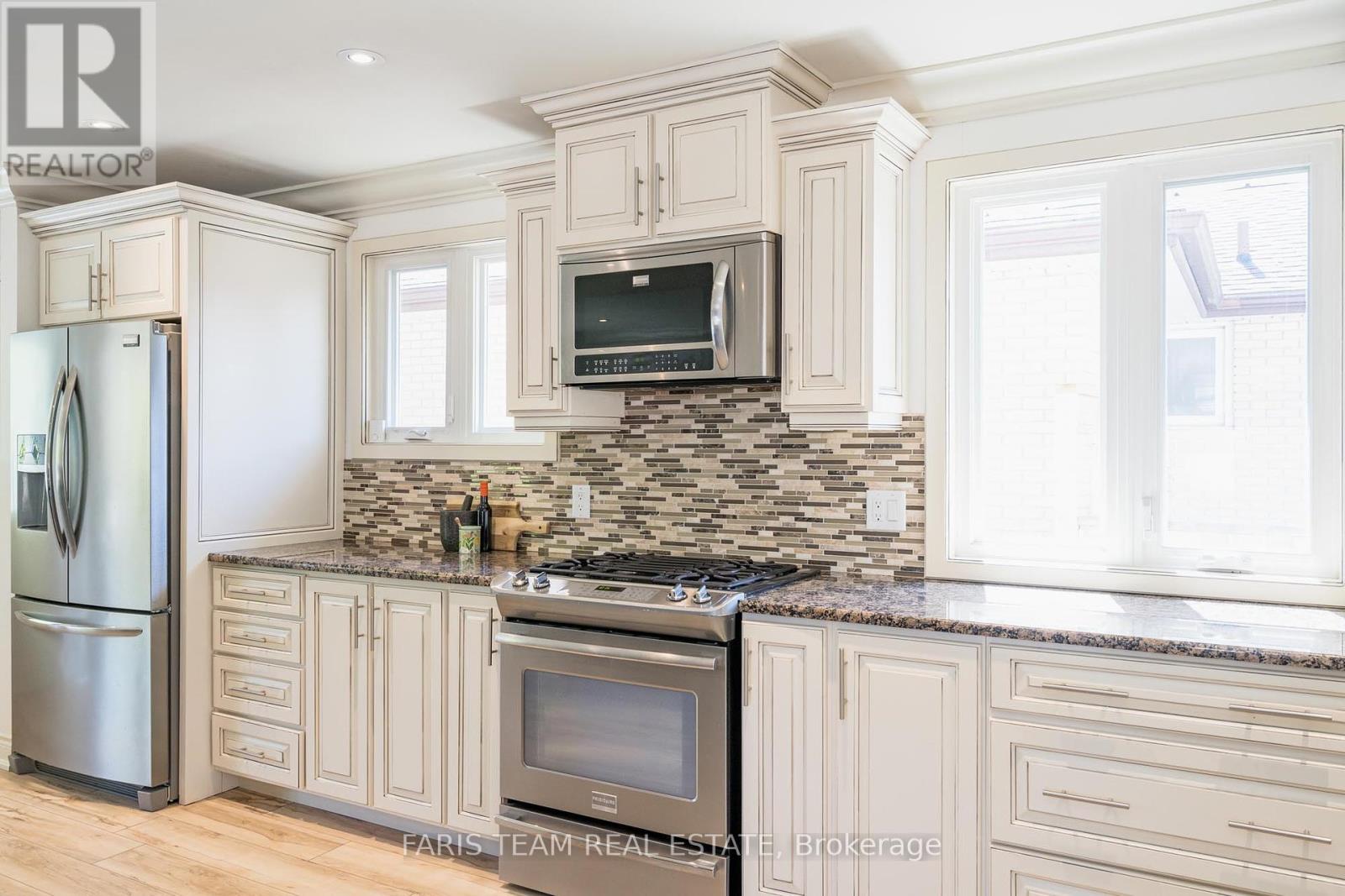 47 Springhome Road, Barrie, Ontario  L4N 2W6 - Photo 7 - S12180801