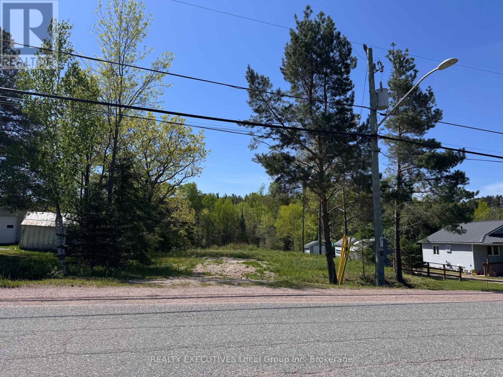 91 Memorial Park Drive E, Powassan, Ontario  P0H 1Z0 - Photo 3 - X12180944