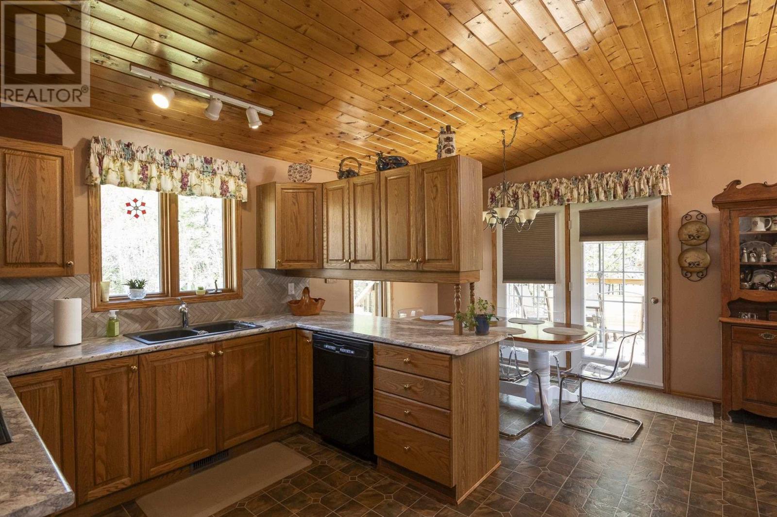 3476 Dawson Rd, Thunder Bay, Ontario  P7G 2G7 - Photo 16 - TB251412