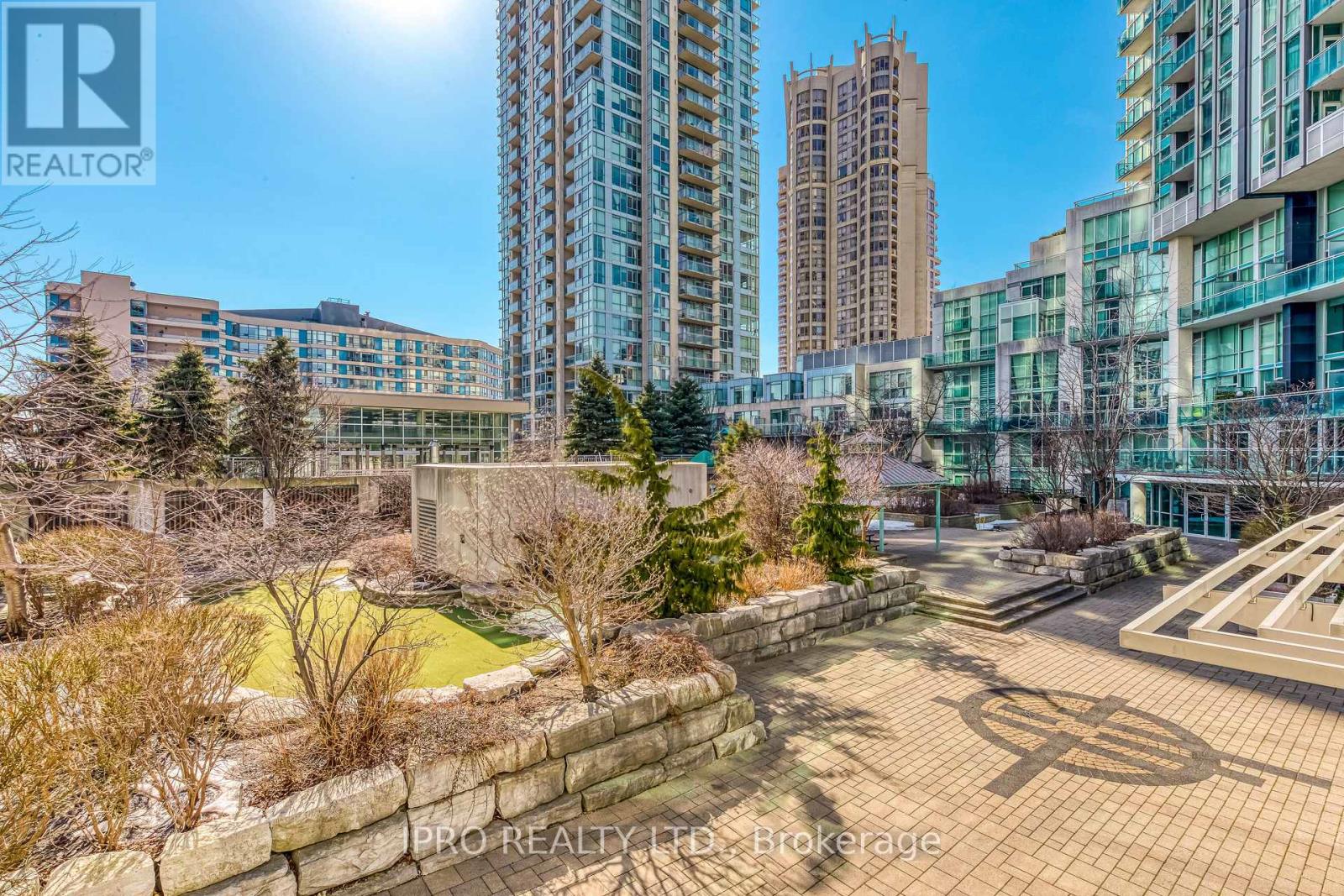 604 - 220 Burnhamthorpe Road W, Mississauga, Ontario  L5B 4N4 - Photo 15 - W12118391