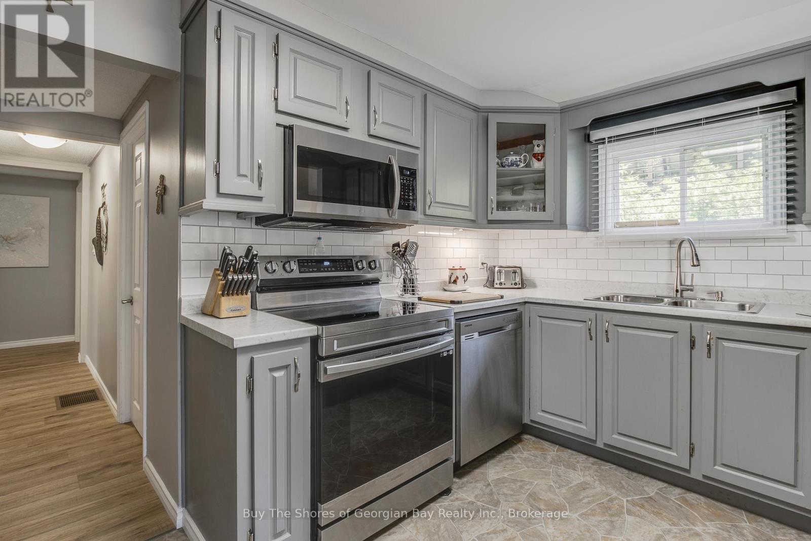 89 Andrew Drive, Tiny, Ontario  L9M 0B4 - Photo 13 - S12180972