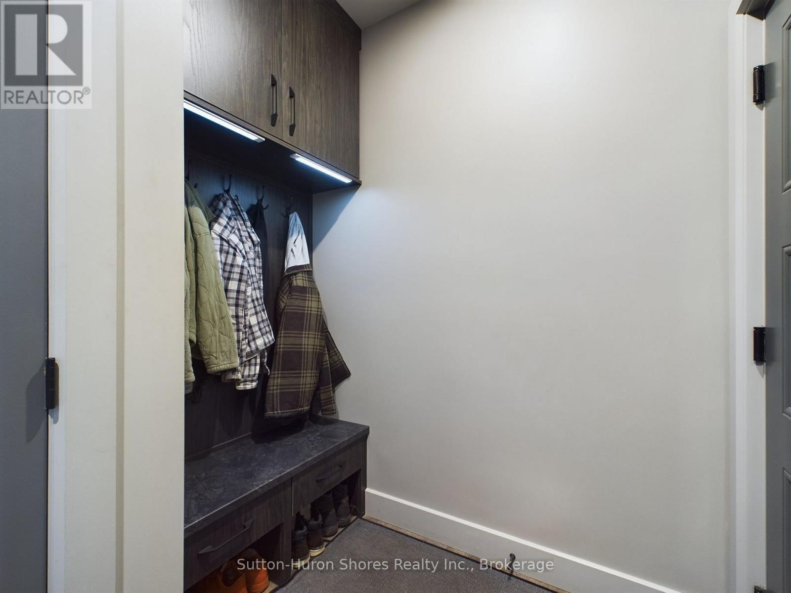 17 Westlinks Drive, Saugeen Shores, Ontario  N0H 2C3 - Photo 6 - X12180912