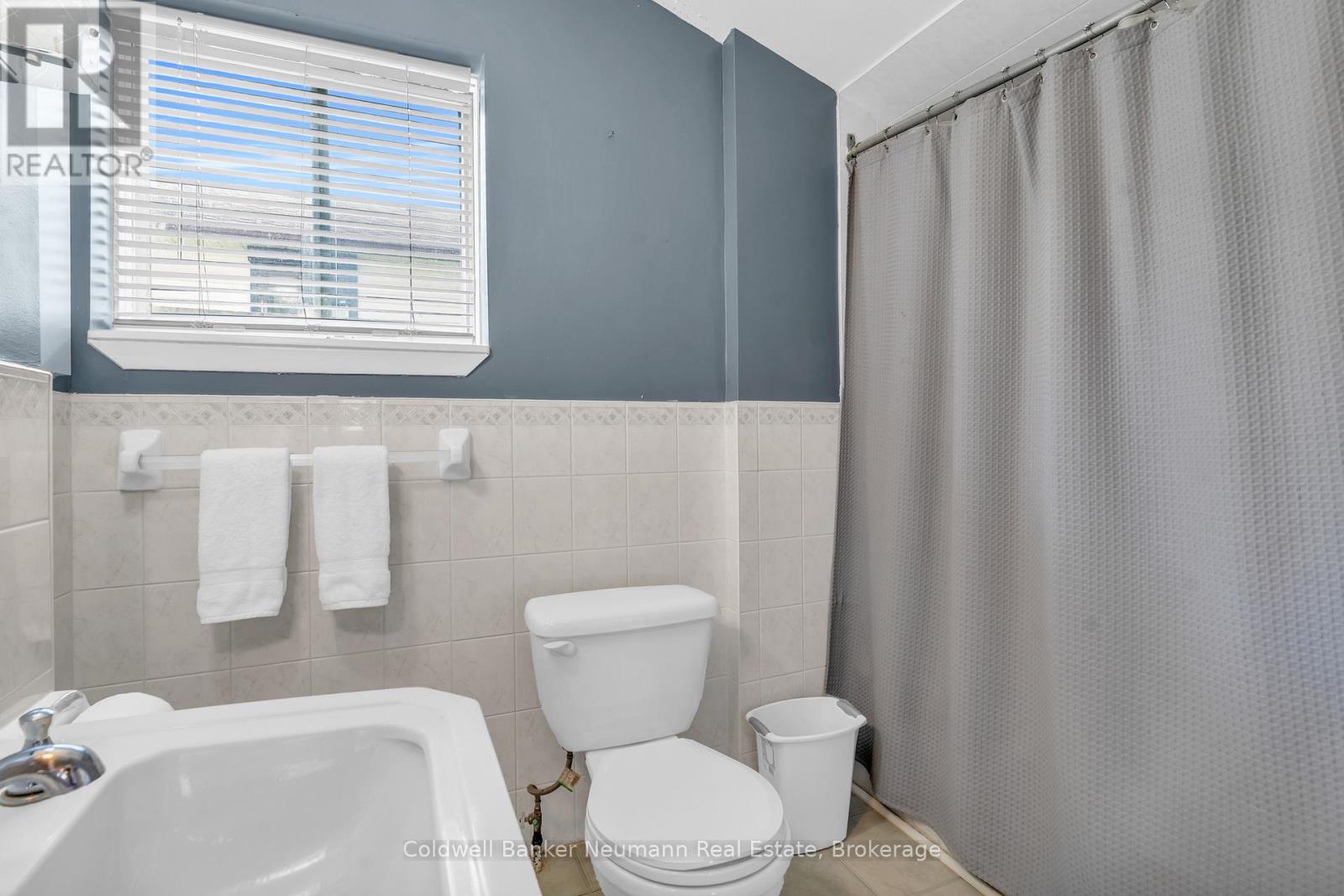 185 Liverpool Street, Guelph, Ontario  N1H 2L5 - Photo 17 - X12180925