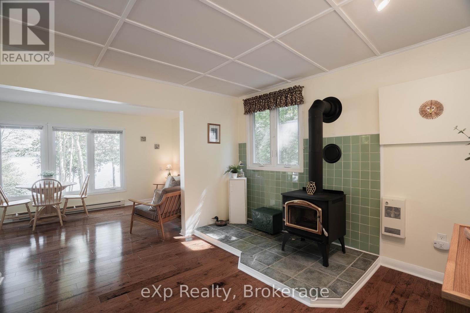 554 Mallory Beach Road, South Bruce Peninsula, Ontario  N0H 2T0 - Photo 12 - X12180954