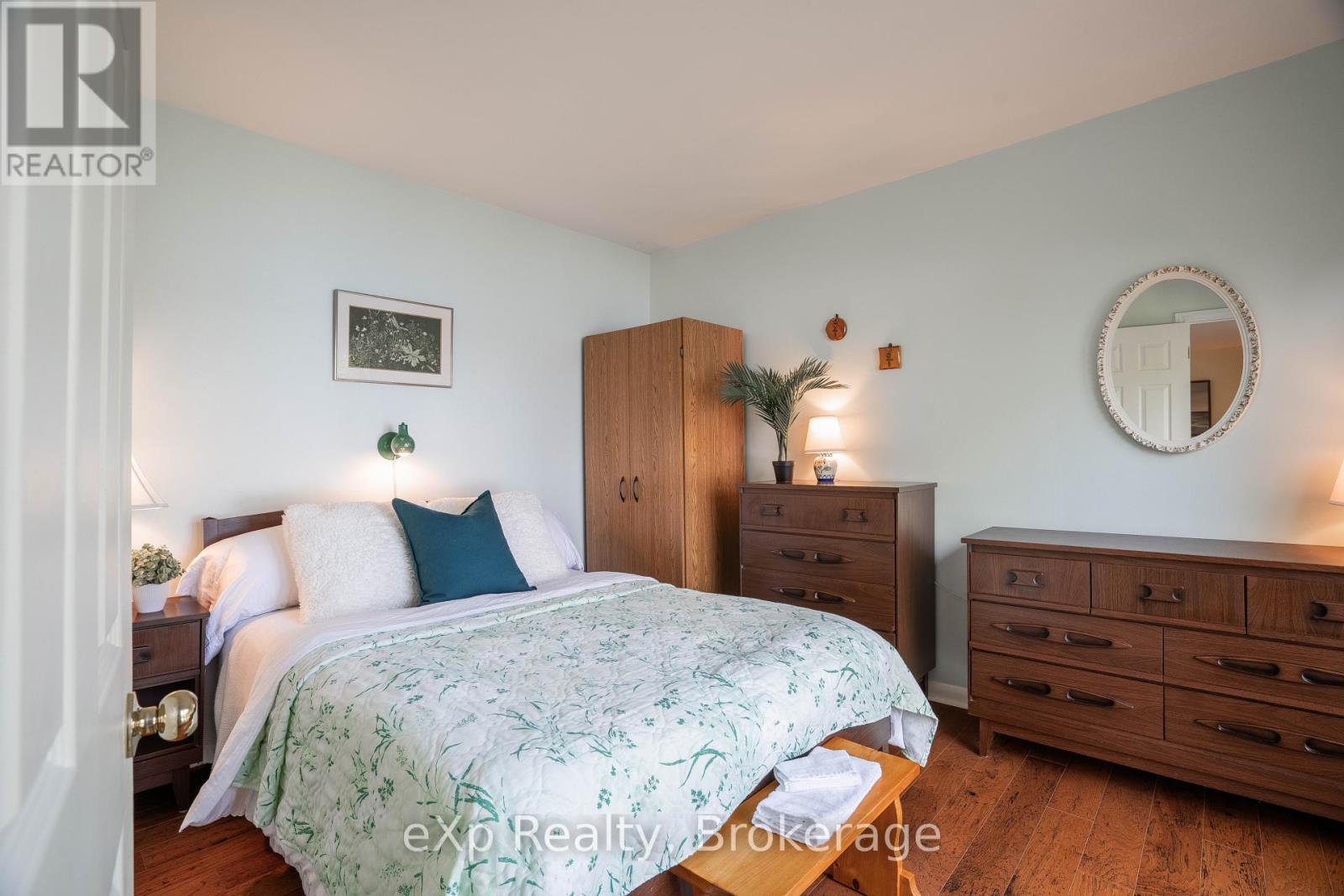 554 Mallory Beach Road, South Bruce Peninsula, Ontario  N0H 2T0 - Photo 21 - X12180954