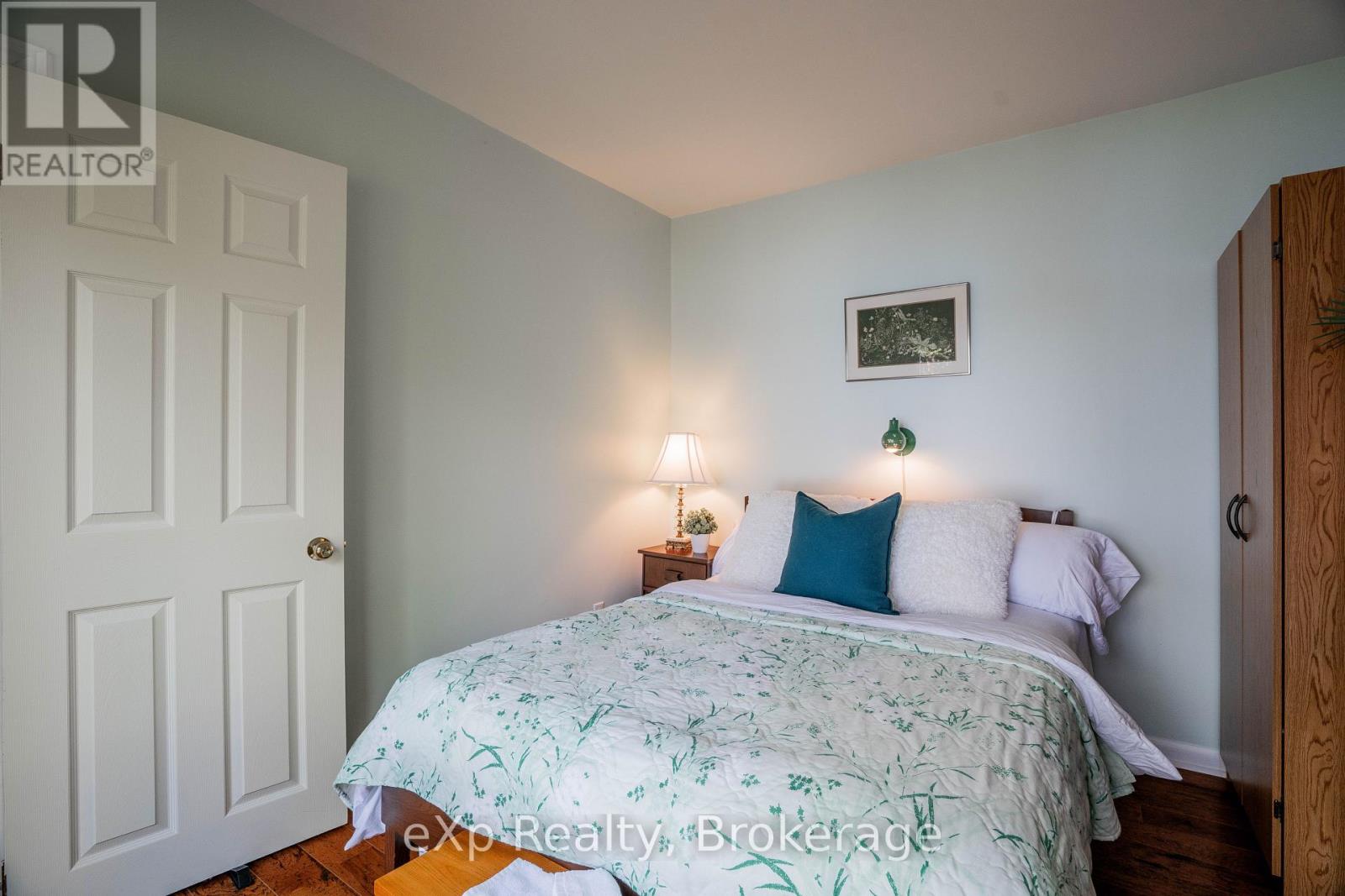 554 Mallory Beach Road, South Bruce Peninsula, Ontario  N0H 2T0 - Photo 22 - X12180954