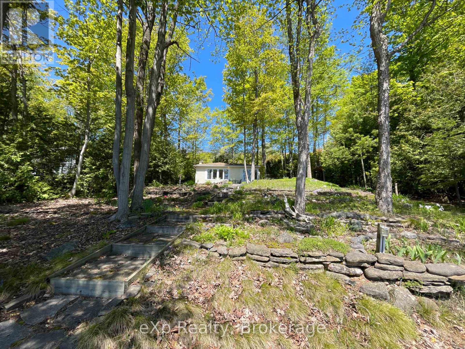 554 Mallory Beach Road, South Bruce Peninsula, Ontario  N0H 2T0 - Photo 32 - X12180954
