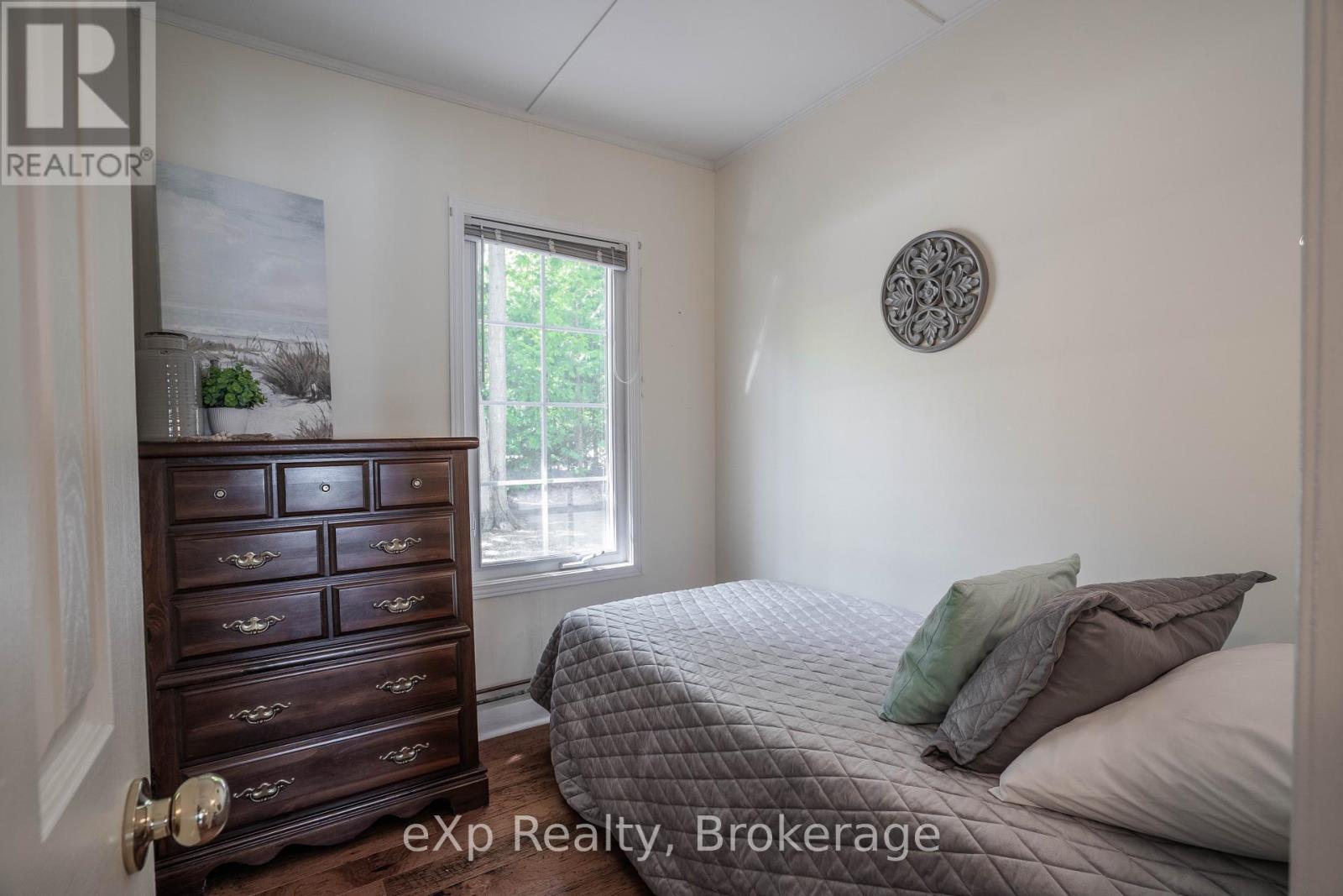 554 Mallory Beach Road, South Bruce Peninsula, Ontario  N0H 2T0 - Photo 8 - X12180954