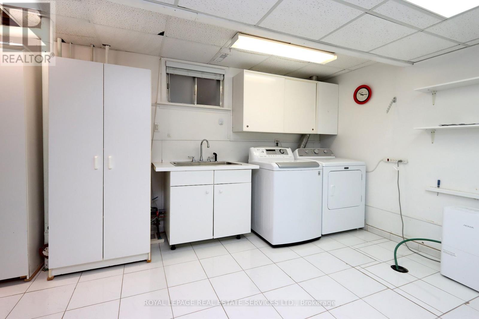 1439 Glen Rutley Circle, Mississauga (Applewood), Ontario  L4X 1Z8 - Photo 29 - W12180830