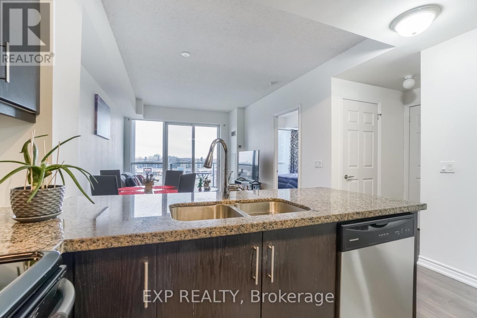 708 - 15 James Finlay Way, Toronto, Ontario  M3M 0B3 - Photo 8 - W12180836