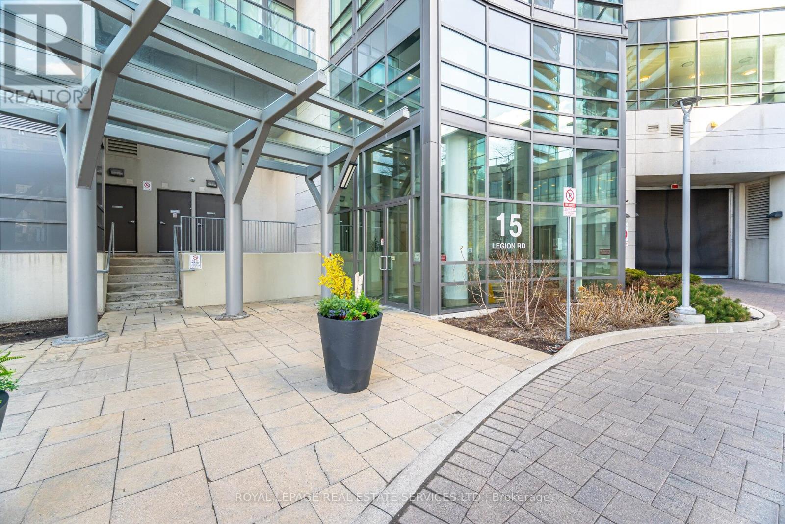 1404 - 15 Legion Road, Toronto, Ontario  M8V 0A9 - Photo 2 - W12180837