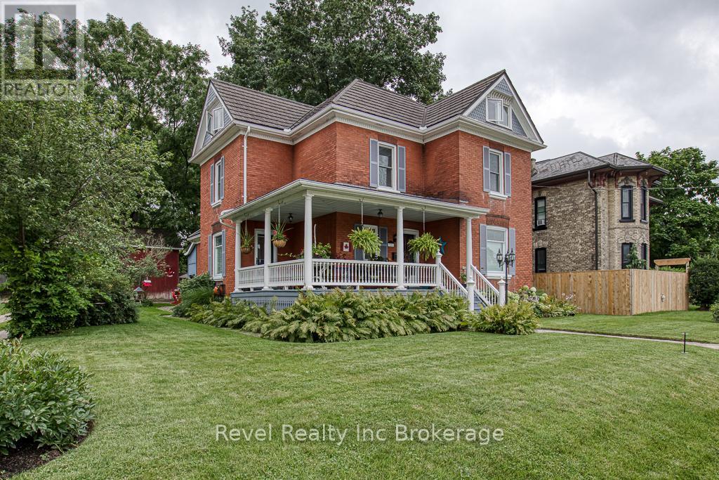 121 King Street W, Ingersoll, Ontario  N5C 2J7 - Photo 2 - X12180896