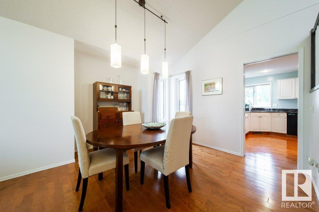 1025 112 St Nw, Edmonton, Alberta  T6J 6S1 - Photo 13 - E4439071