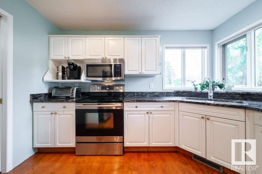 1025 112 St Nw, Edmonton, Alberta  T6J 6S1 - Photo 16 - E4439071
