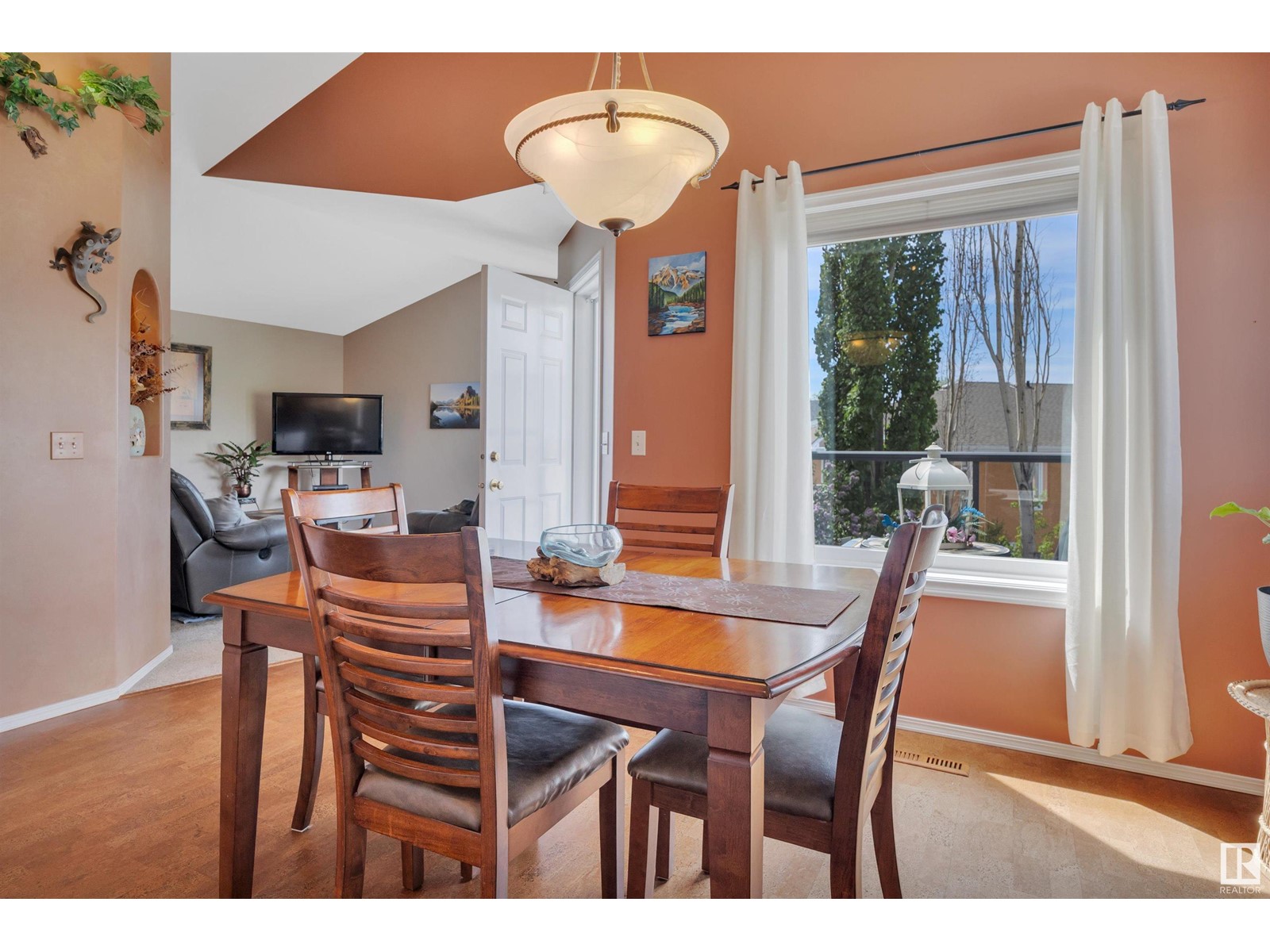 2928 39 Av Nw, Edmonton, Alberta  T6T 1L2 - Photo 10 - E4439073