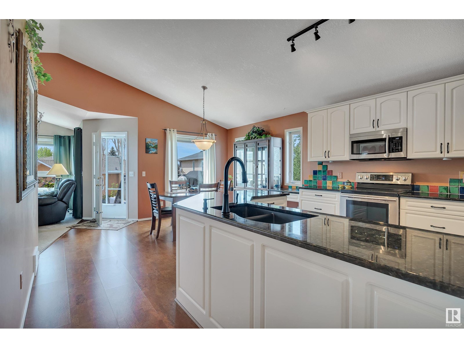 2928 39 Av Nw, Edmonton, Alberta  T6T 1L2 - Photo 12 - E4439073