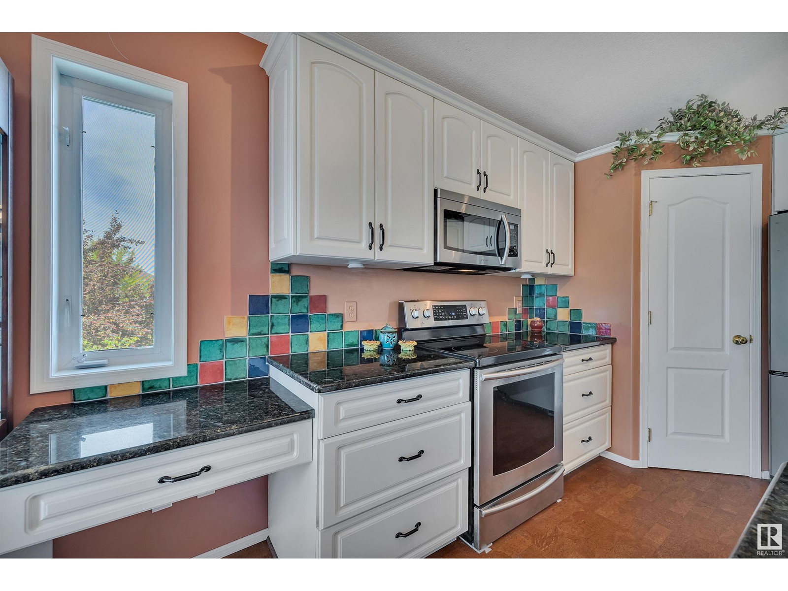 2928 39 Av Nw, Edmonton, Alberta  T6T 1L2 - Photo 13 - E4439073