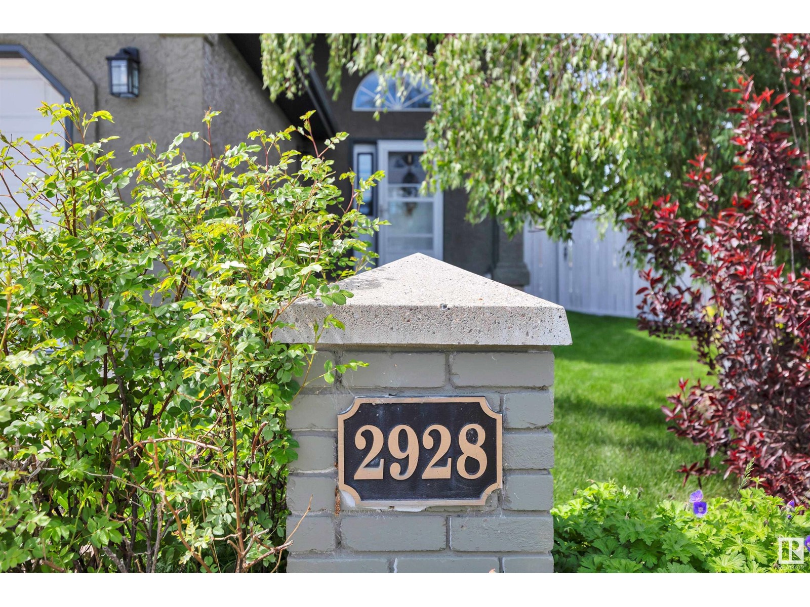 2928 39 Av Nw, Edmonton, Alberta  T6T 1L2 - Photo 3 - E4439073