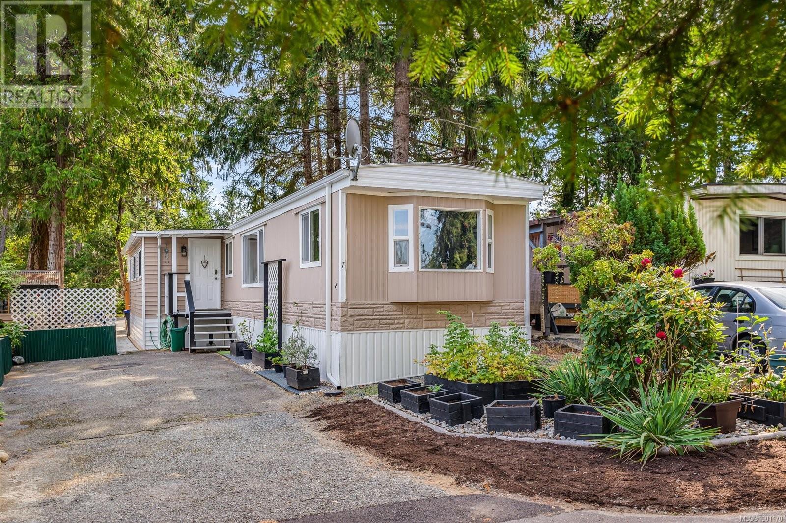 7 1247 Arbutus Rd, Parksville, British Columbia