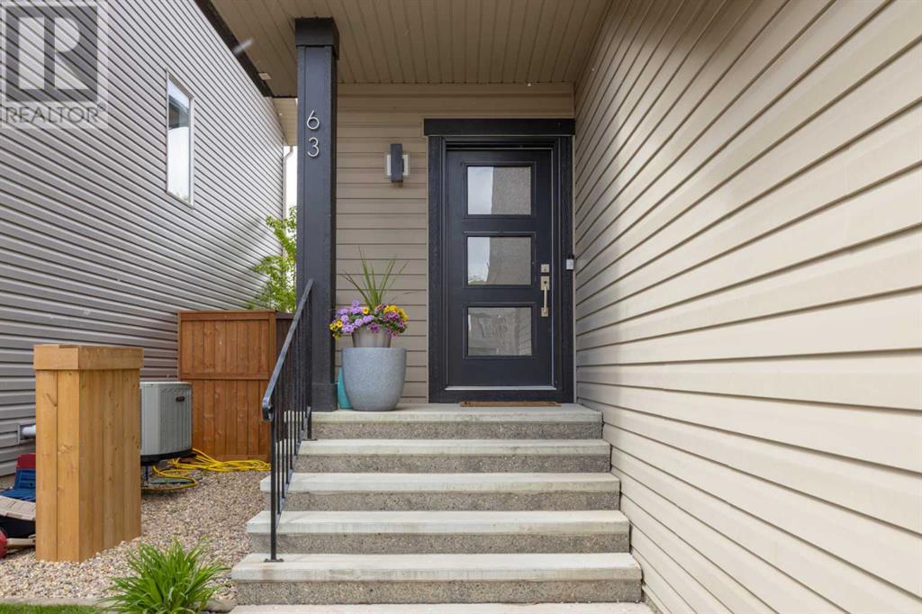63 New Brighton Drive Se, Calgary, Alberta  T2Z 4B2 - Photo 2 - A2223305