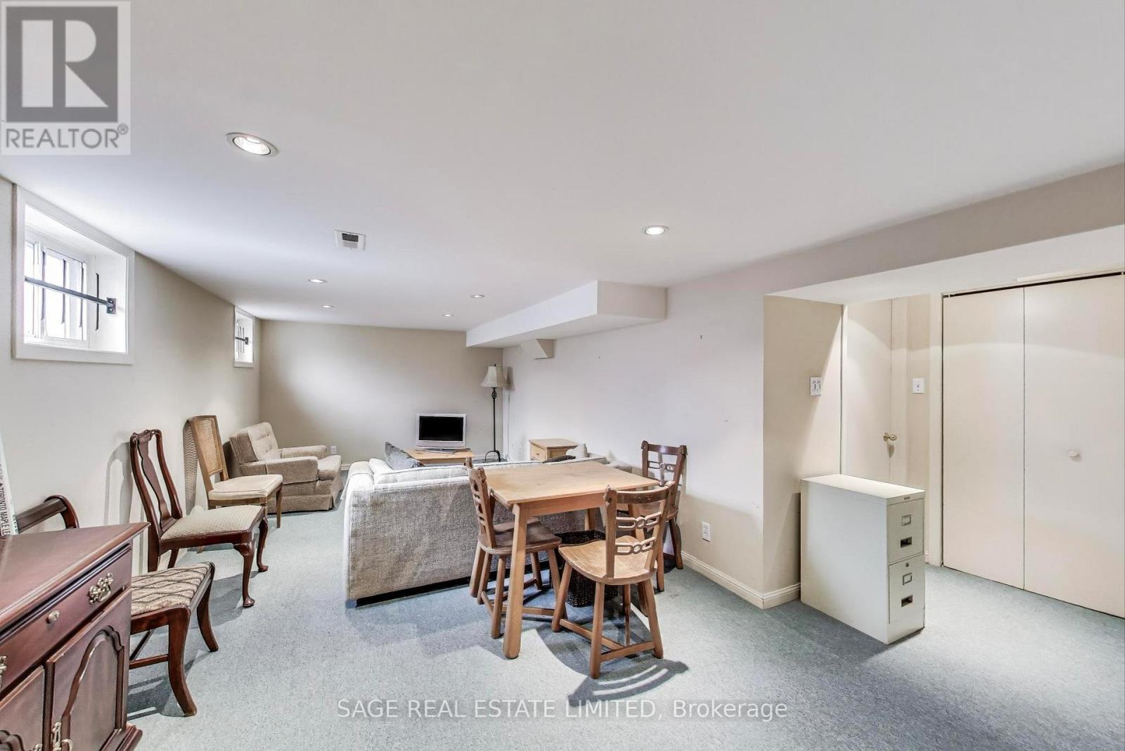 109 Parklea Drive, Toronto, Ontario  M4G 2J9 - Photo 15 - C12180868