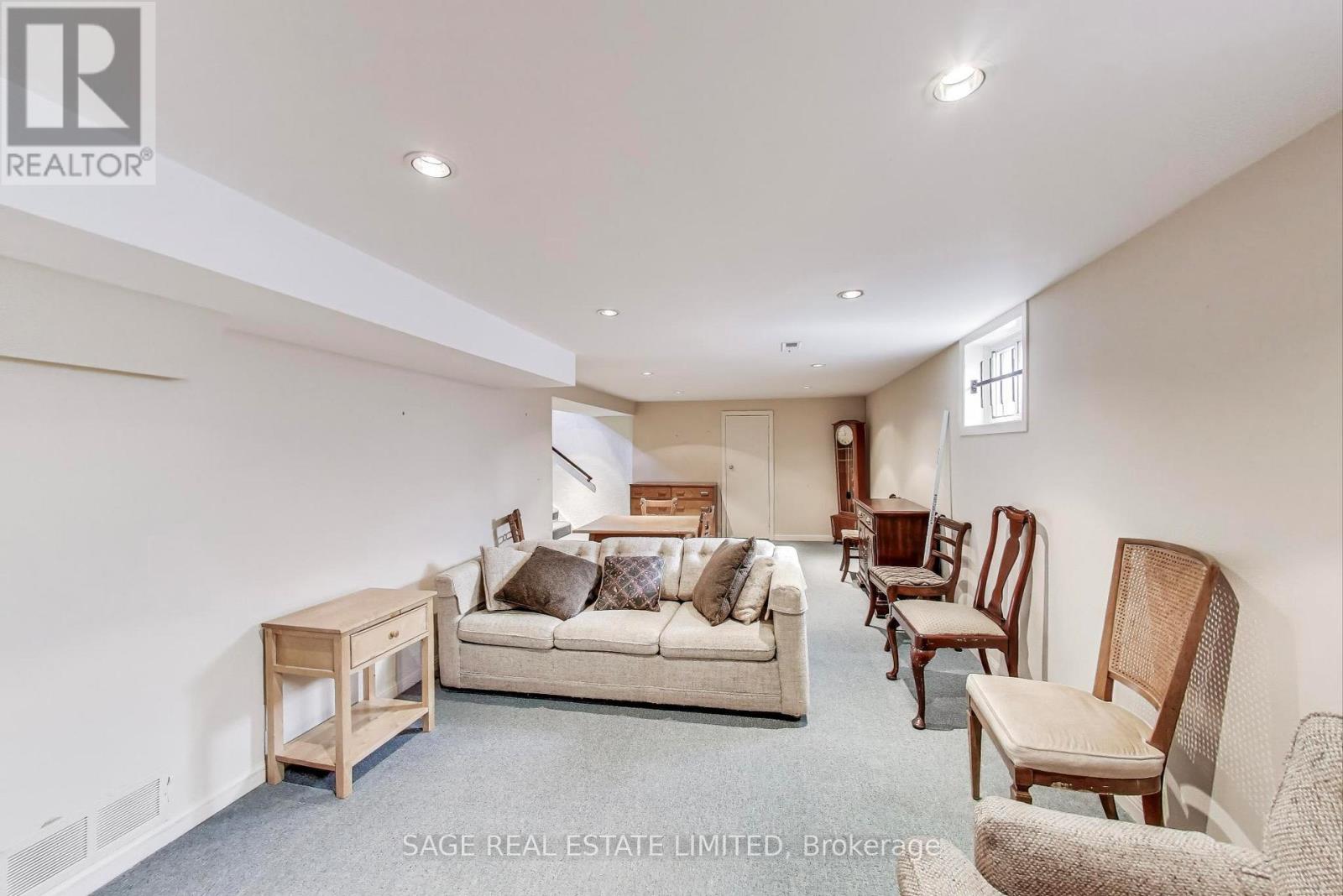 109 Parklea Drive, Toronto, Ontario  M4G 2J9 - Photo 17 - C12180868