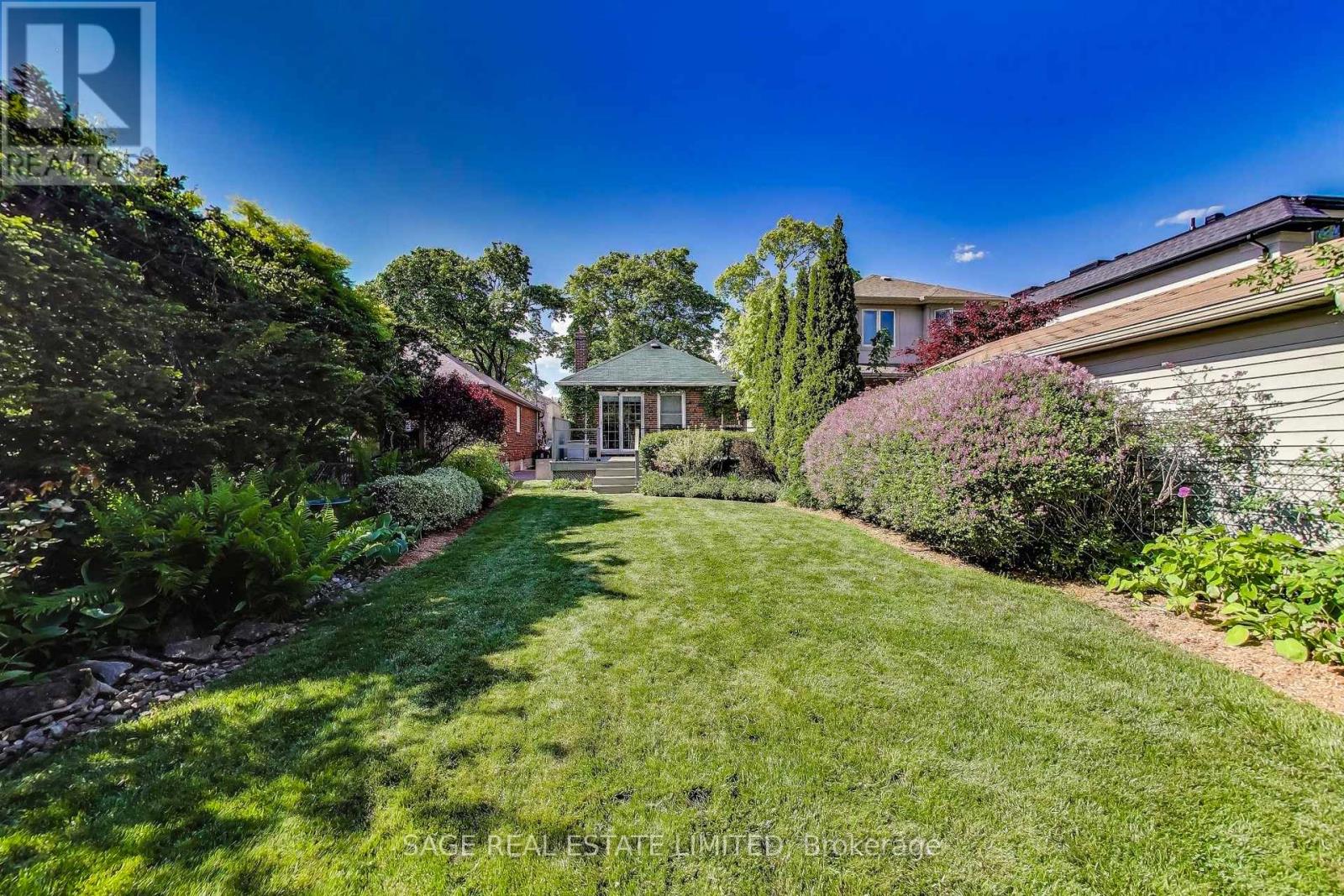 109 Parklea Drive, Toronto, Ontario  M4G 2J9 - Photo 25 - C12180868