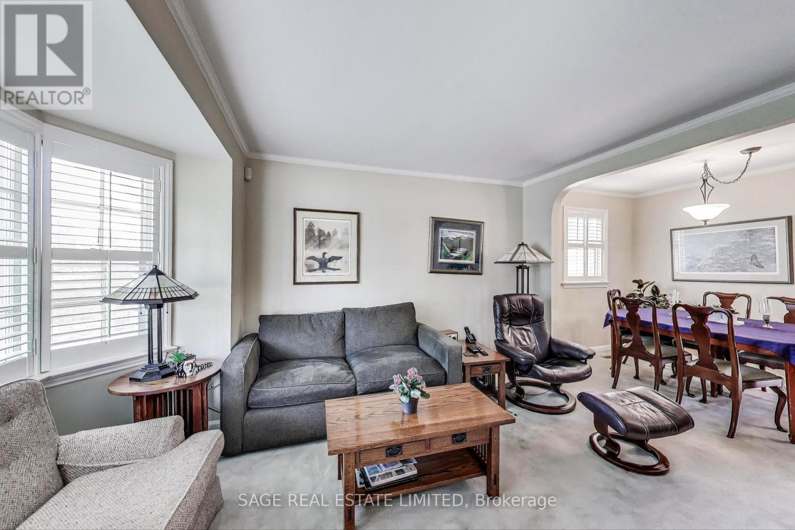 109 Parklea Drive, Toronto, Ontario  M4G 2J9 - Photo 4 - C12180868