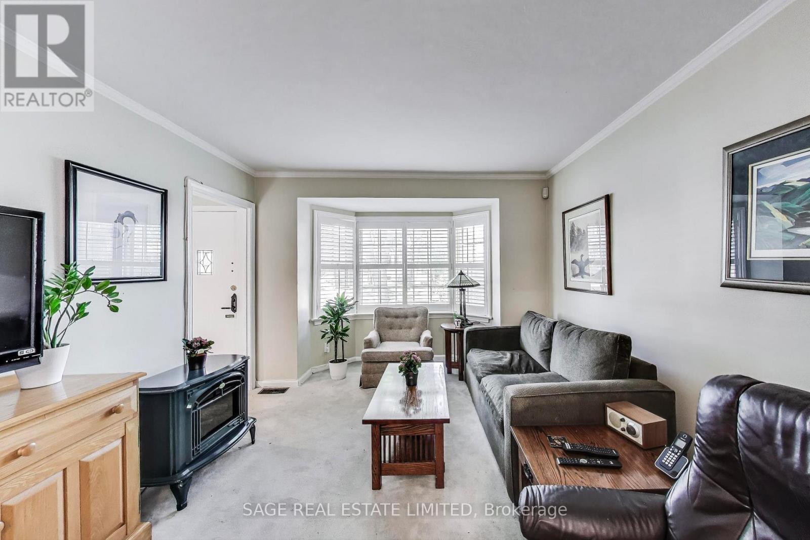 109 Parklea Drive, Toronto, Ontario  M4G 2J9 - Photo 5 - C12180868