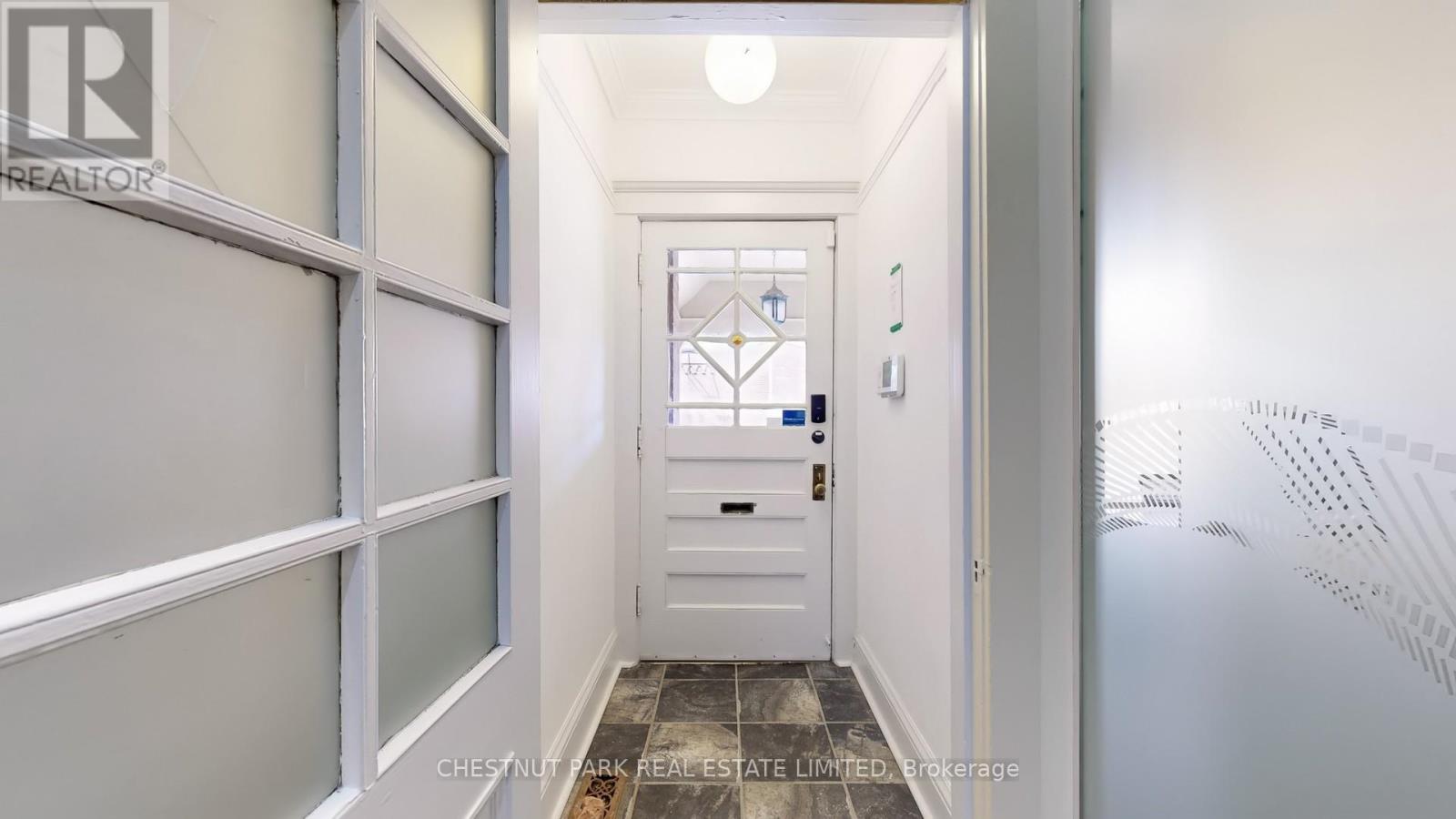 9 Edgedale Road, Toronto, Ontario  M4X 1N5 - Photo 14 - C12180904