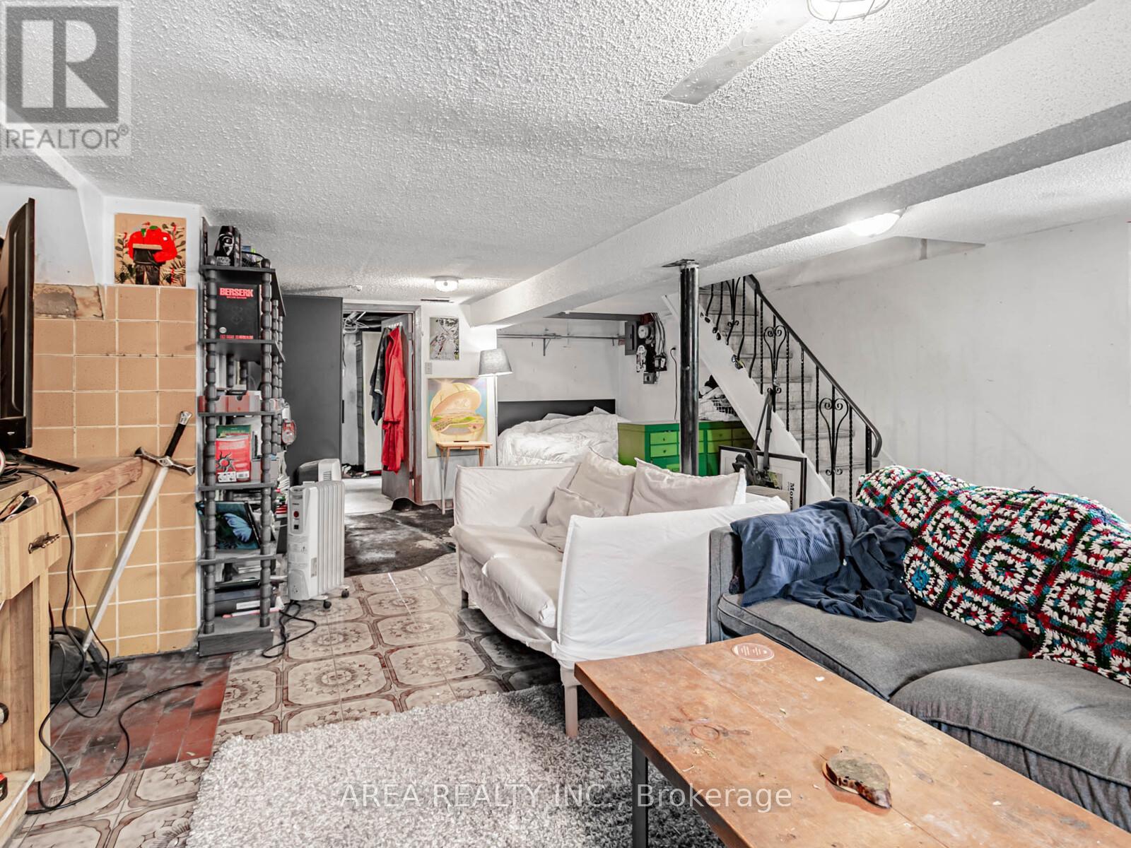 326a Harbord Street, Toronto, Ontario  M6G 1H2 - Photo 22 - C12180915