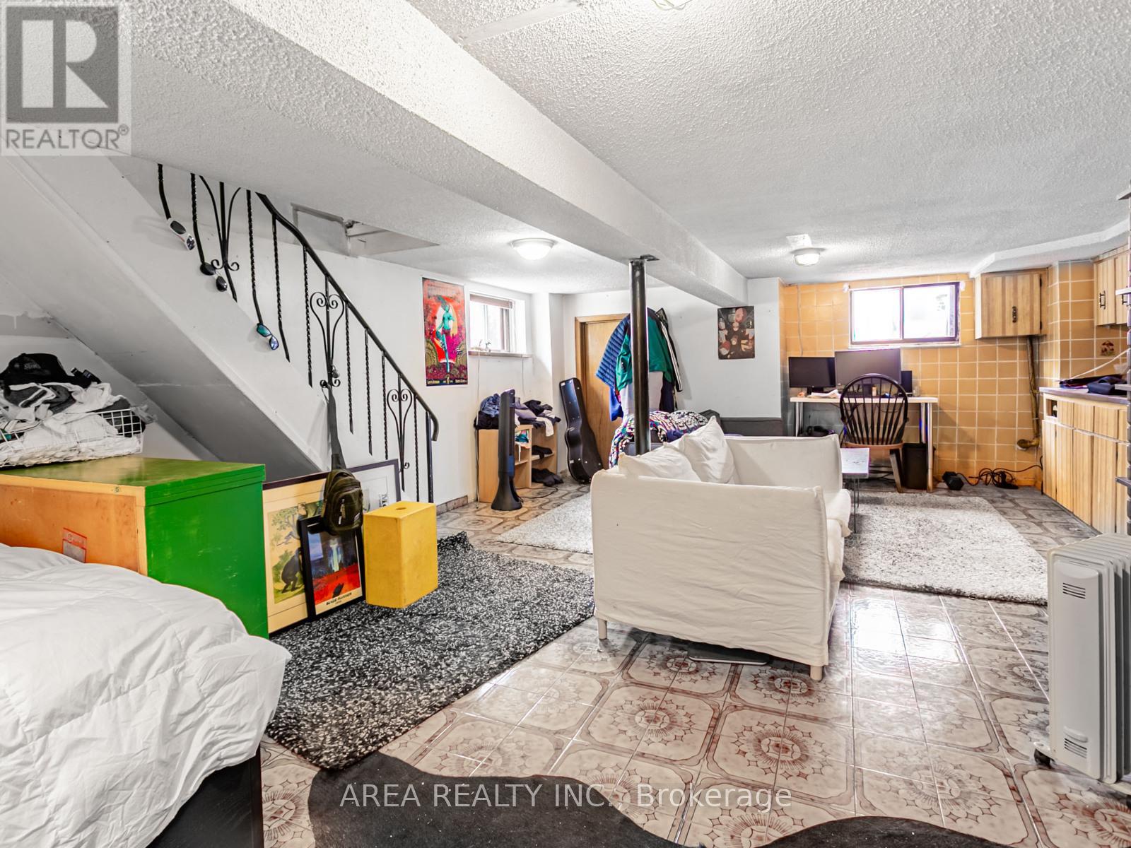 326a Harbord Street, Toronto, Ontario  M6G 1H2 - Photo 23 - C12180915