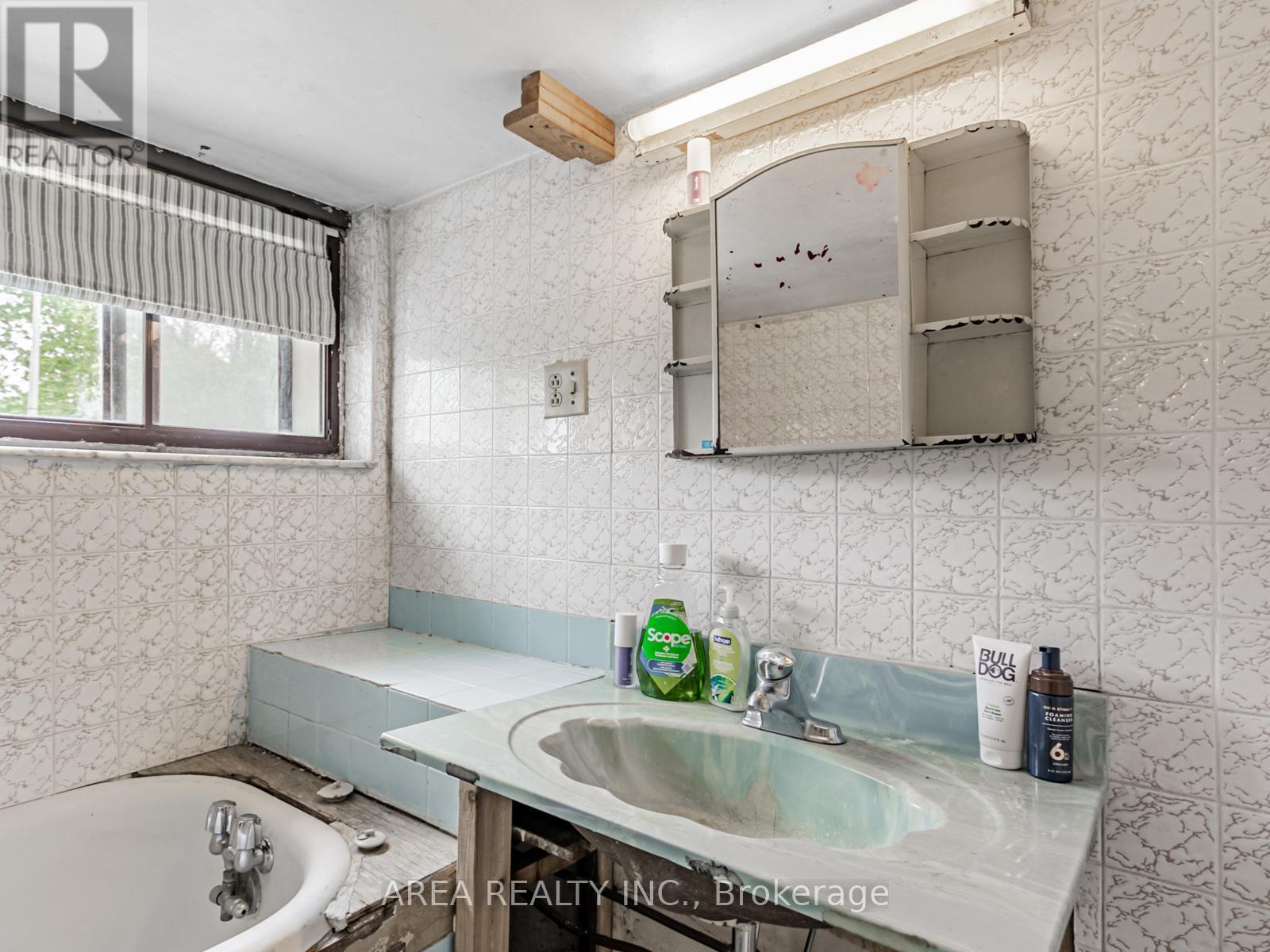326a Harbord Street, Toronto, Ontario  M6G 1H2 - Photo 24 - C12180915