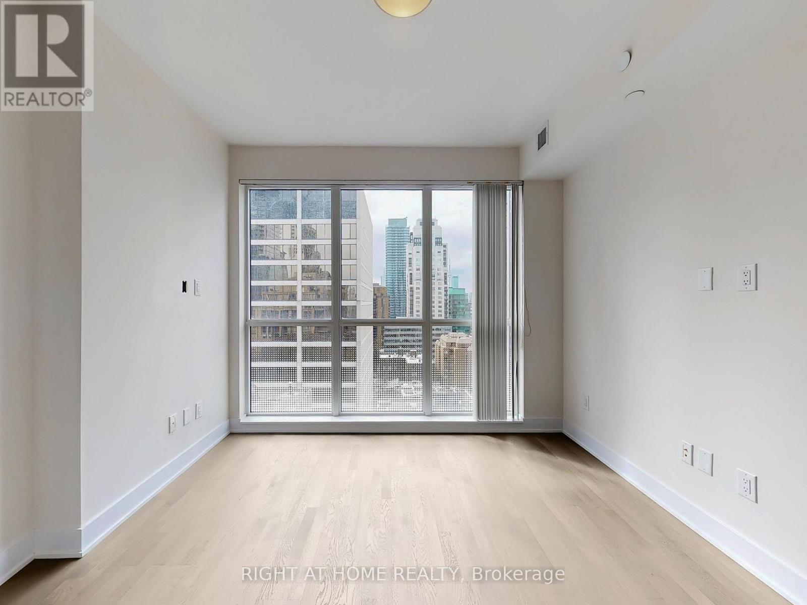 1601 - 88 Cumberland Street, Toronto, Ontario  M5R 0C8 - Photo 12 - C12181016