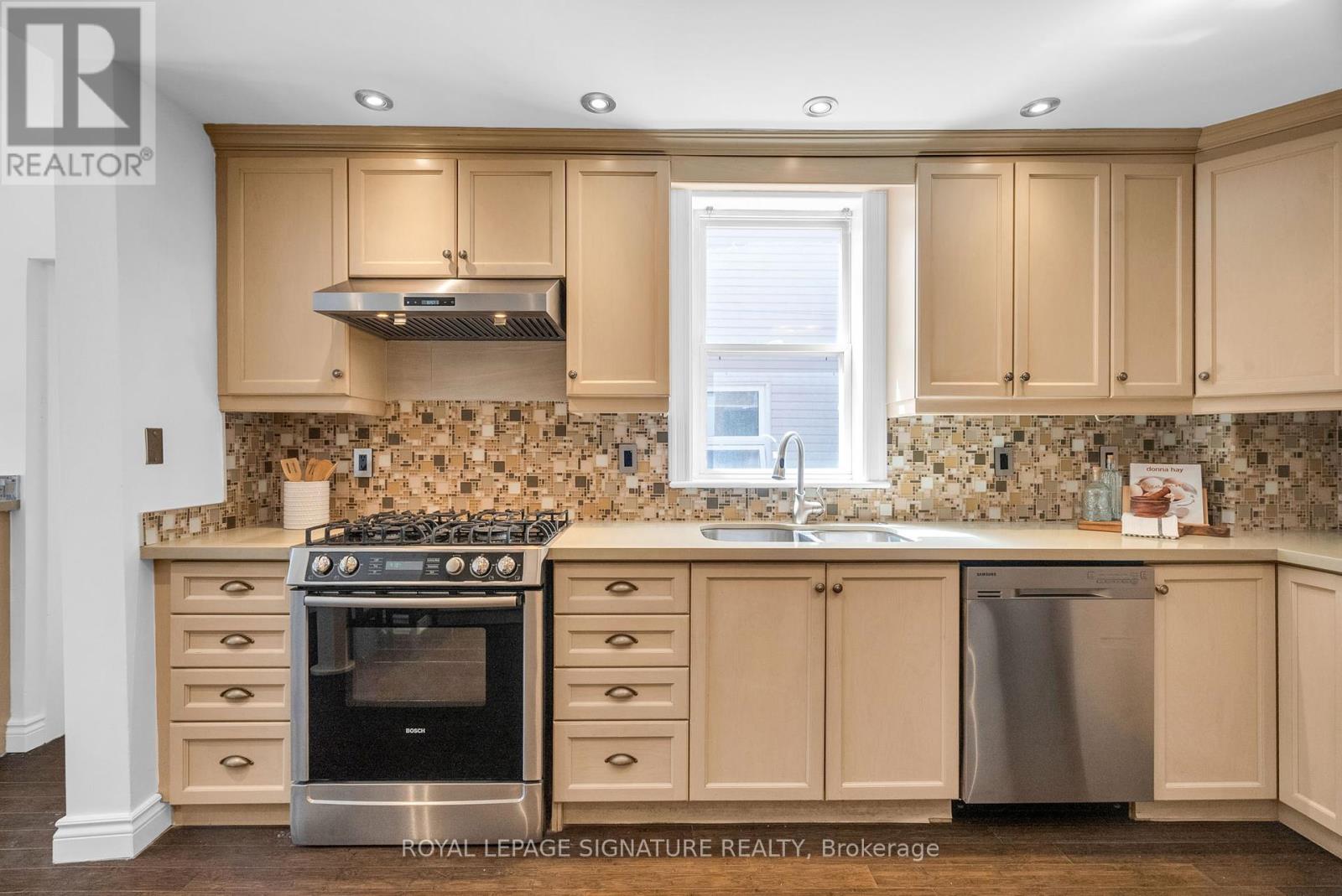 249 Clinton Street, Toronto, Ontario  M6G 2Y7 - Photo 18 - C12181056