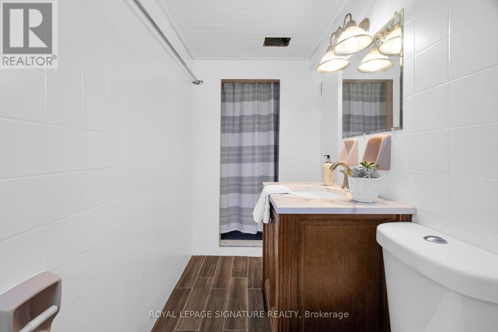 249 Clinton Street, Toronto, Ontario  M6G 2Y7 - Photo 25 - C12181056