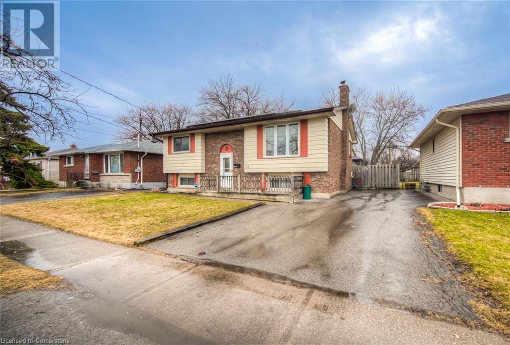 22 Battersea Avenue, St. Catharines, Ontario  L2P 1L7 - Photo 4 - 40734862