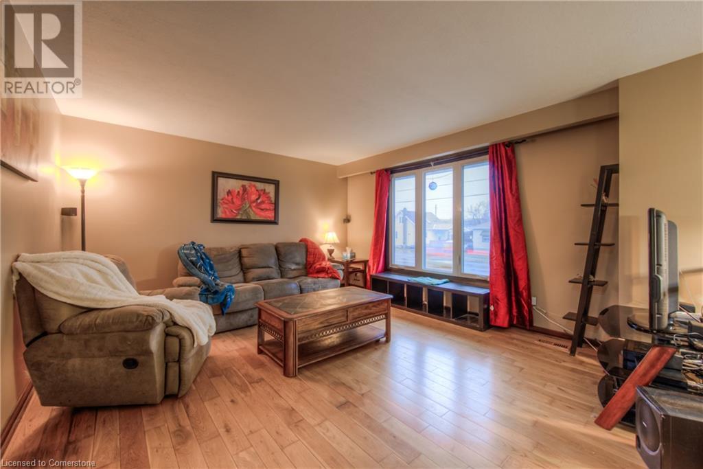 22 Battersea Avenue, St. Catharines, Ontario  L2P 1L7 - Photo 8 - 40734862