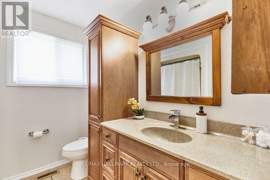21 Pilkington Crescent, Whitby, Ontario  L1N 6E8 - Photo 11 - E12180956