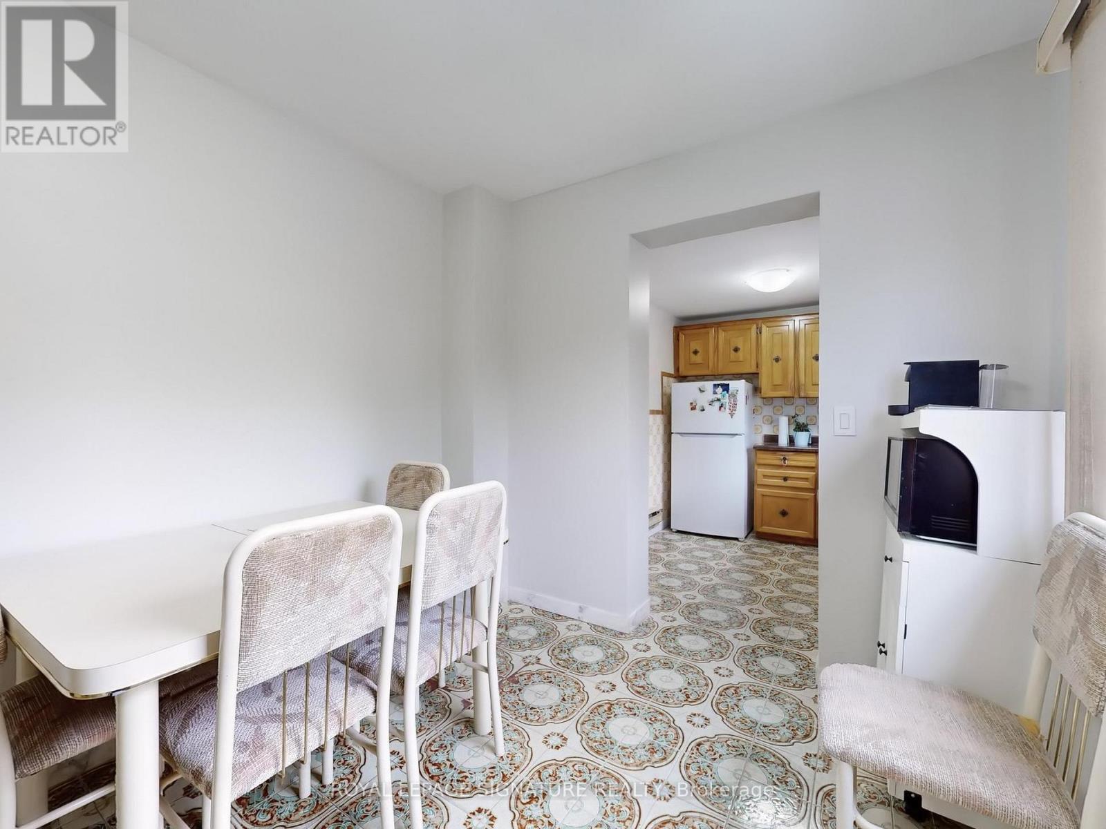 108 Glebemount Avenue, Toronto, Ontario  M4C 3R8 - Photo 12 - E12181002
