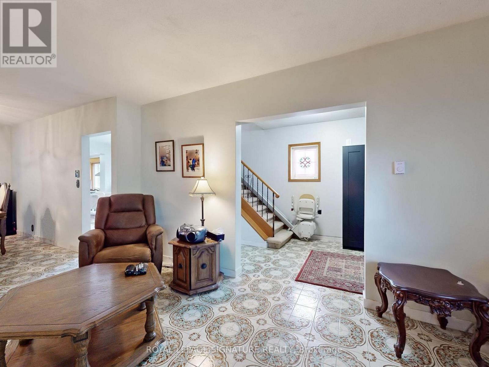 108 Glebemount Avenue, Toronto, Ontario  M4C 3R8 - Photo 9 - E12181002
