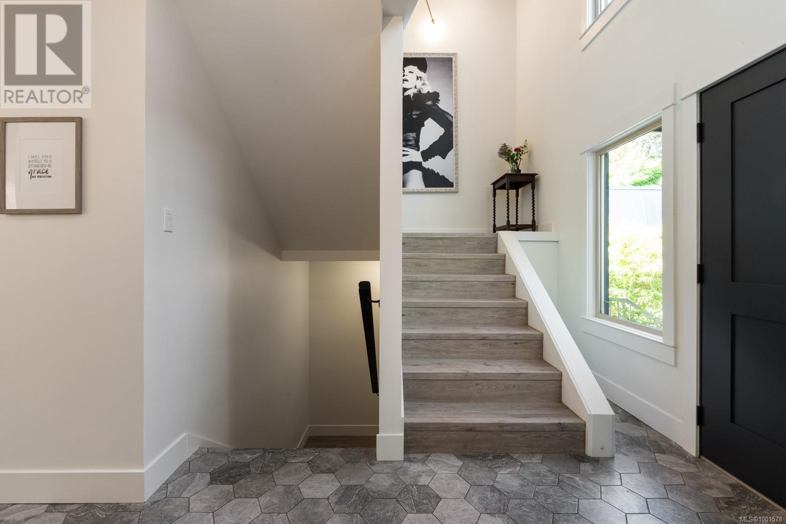 5045 Prospect Lake Rd, Saanich, British Columbia  V9E 1J5 - Photo 10 - 1001578