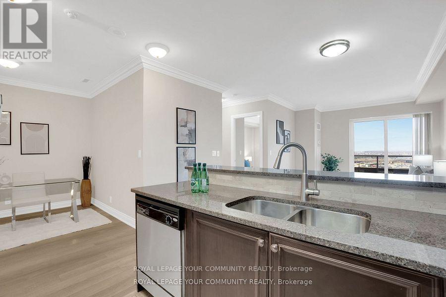 1610 - 9225 Jane Street, Vaughan (Maple), Ontario  L6A 0J7 - Photo 8 - N12180857