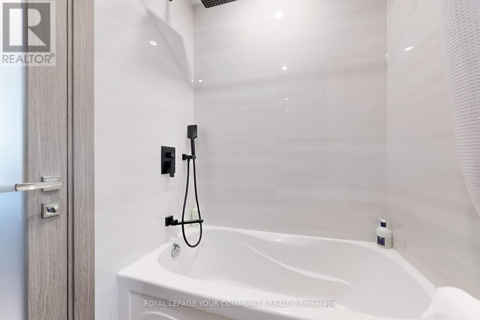 1 Princess Isabella Court, Vaughan, Ontario  L6A 4B3 - Photo 32 - N12180903